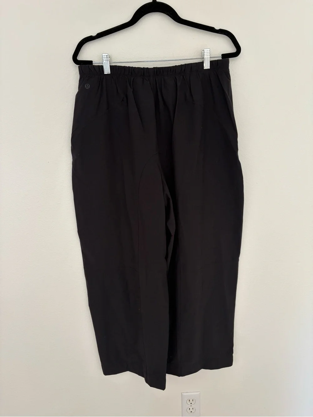 NWT Lululemon Lightweight MR Barrel Leg Cropped Black Pants Women’s 12